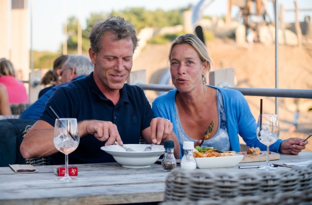 Dineren_in_de_duinen_met_z'n_twee.jpg